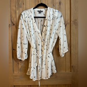 A Pea in the Pod maternity top in size medium